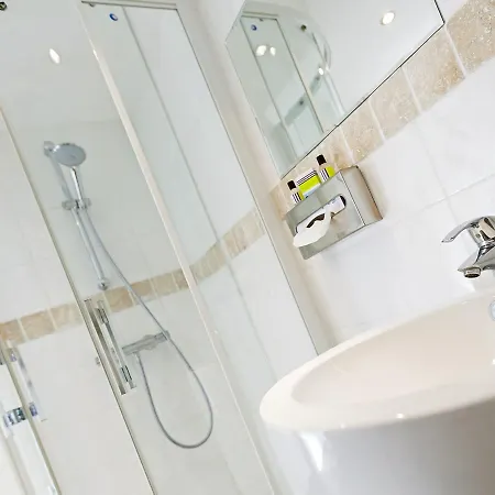 Athanor Centre Hotel