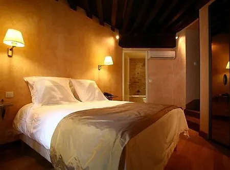 Otel Athanor Centre 3*